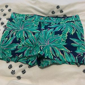 Lilly Pulitzer 4” shorts